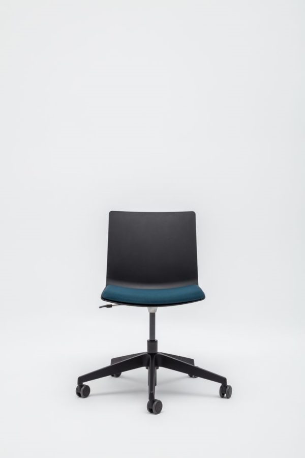 Minkštasuoliai krėslai biurams SHILA - Image 11